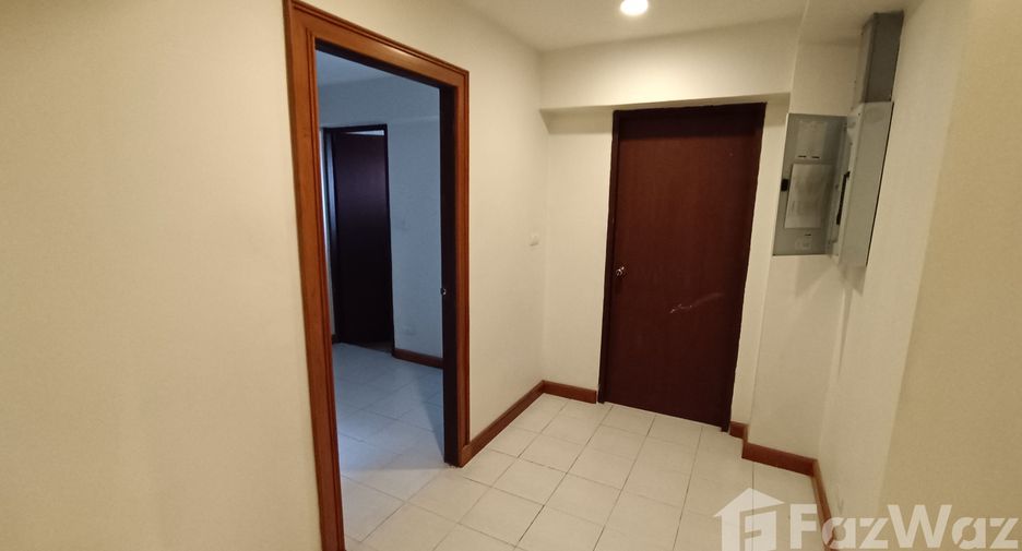 For rent 3 bedrooms apartment in Pathum Wan, Bangkok