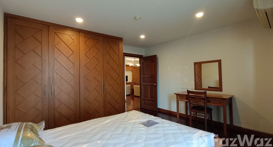 For rent 3 bedrooms apartment in Pathum Wan, Bangkok