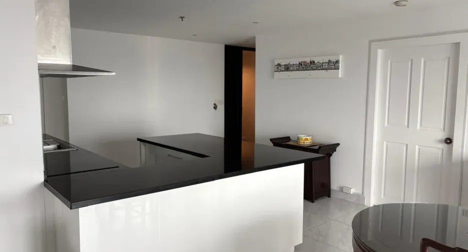 For rent 2 bedrooms condo in Watthana, Bangkok