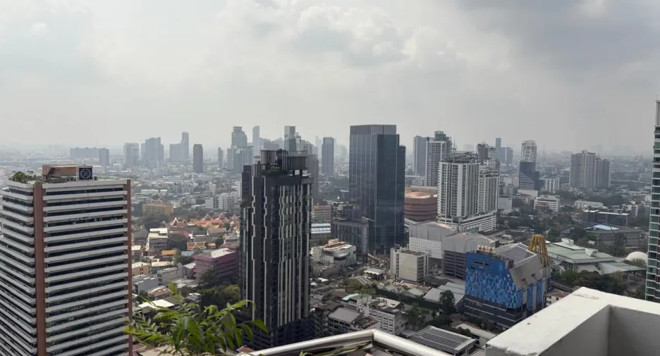 For rent 2 bedrooms condo in Watthana, Bangkok