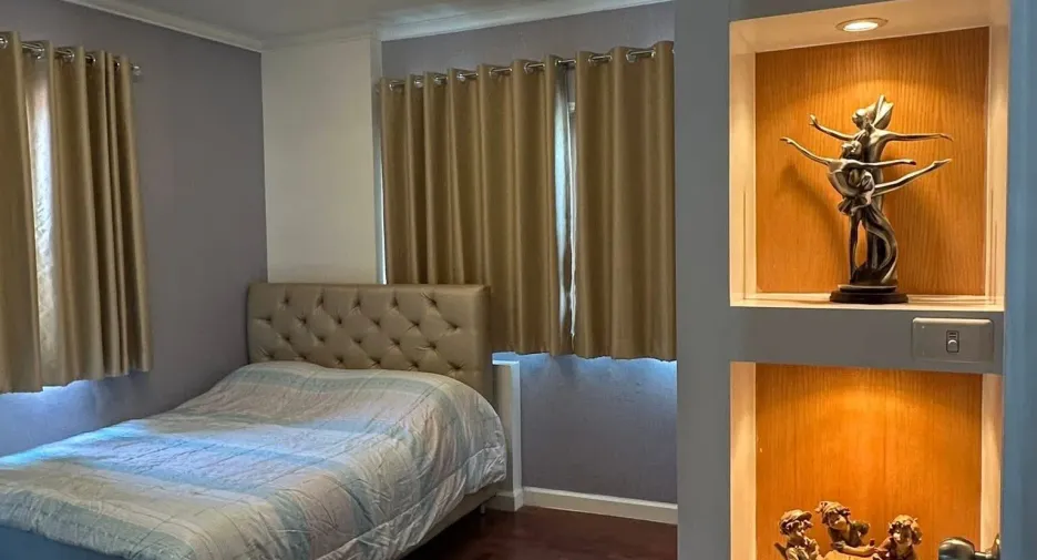 Casa en alquiler de 3 habitaciones en Bang Khen, Bangkok