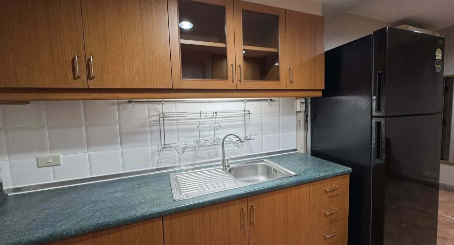 For rent 2 bedrooms condo in Bang Rak, Bangkok