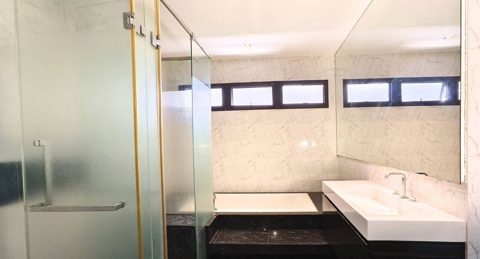 Reihenhaus zur Miete mit 3 Zimmer in Lat Phrao, Bangkok