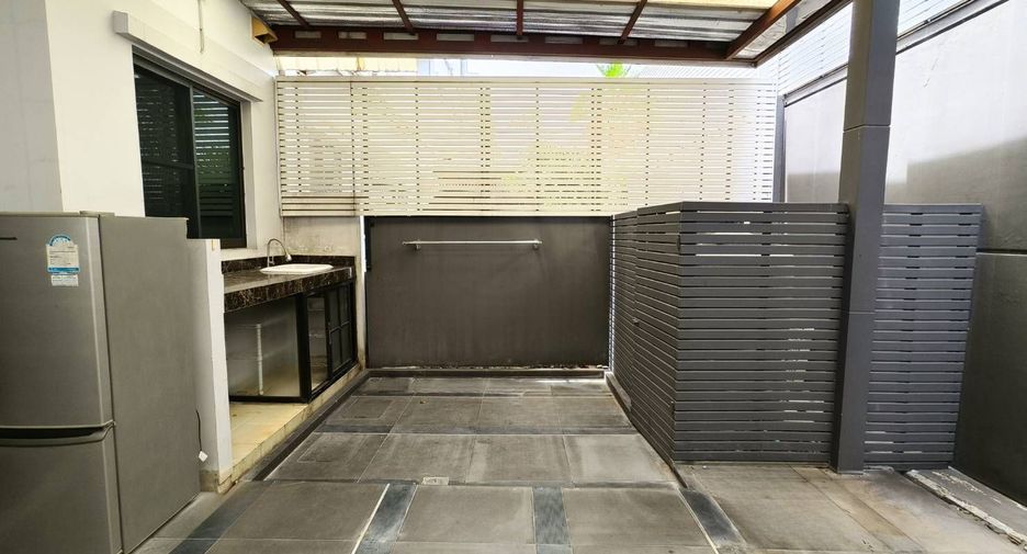 Reihenhaus zur Miete mit 3 Zimmer in Lat Phrao, Bangkok