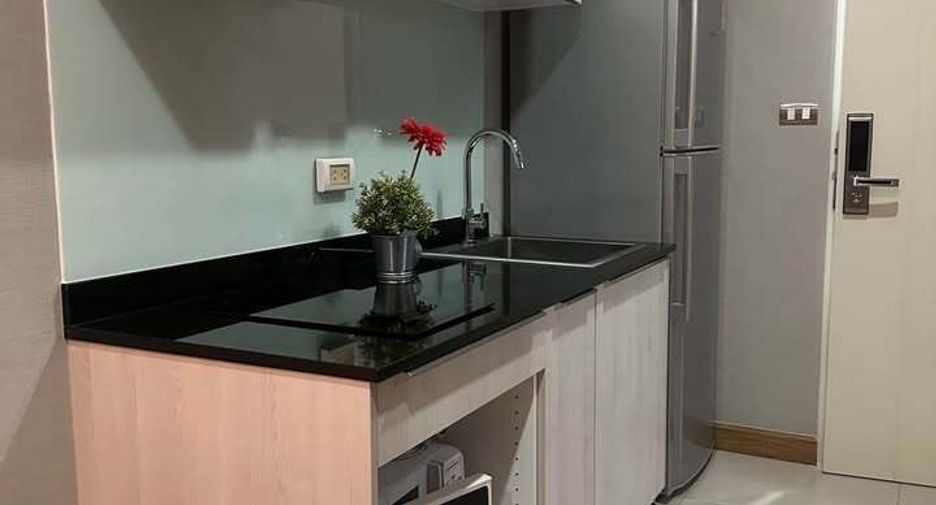 For rent 1 bed condo in Phra Khanong, Bangkok