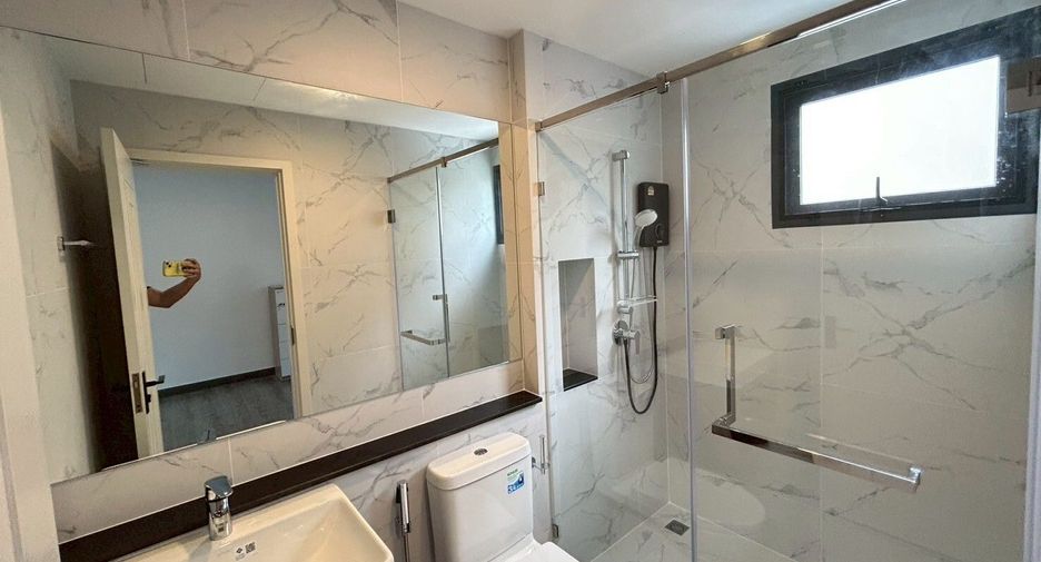 For rent 3 ベッドルーム townhouse in Chatuchak, Bangkok