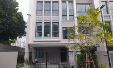 For rent 3 bedrooms townhouse in Chatuchak, Bangkok