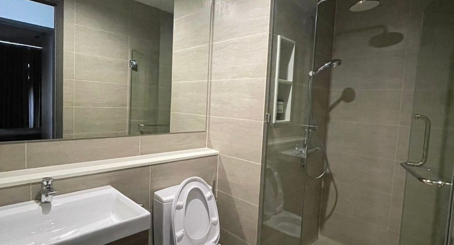 For rent 3 bedrooms condo in Bang Kho Laem, Bangkok