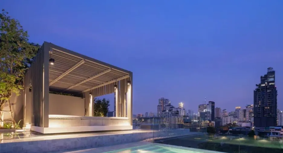 Condo en alquiler de 3 habitaciones en Watthana, Bangkok