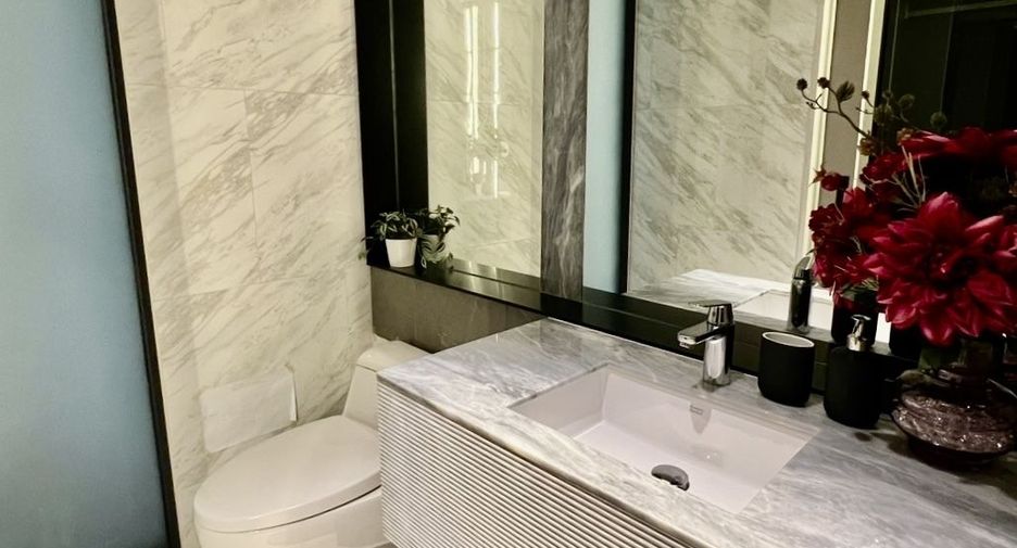 Condo en alquiler de 3 habitaciones en Watthana, Bangkok