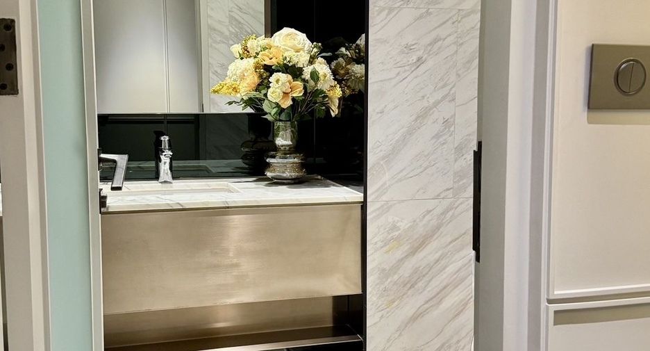 Condo en alquiler de 3 habitaciones en Watthana, Bangkok