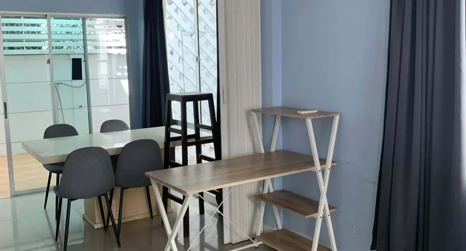 For rent 3 bedrooms townhouse in Bueng Kum, Bangkok