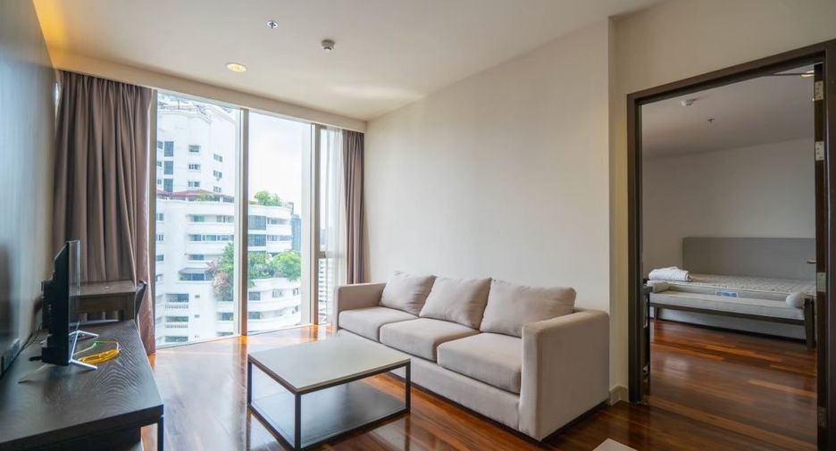 For rent 4 bedrooms apartment in Khlong Toei, Bangkok