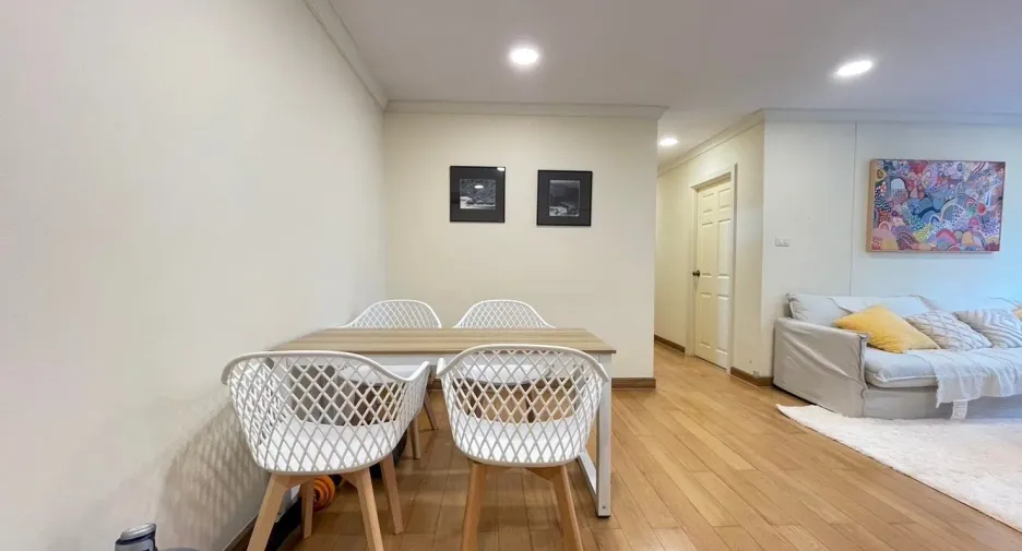 For rent 3 bedrooms condo in Khlong Toei, Bangkok
