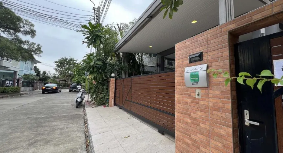 出租 3 卧室 独立屋 在 Bang Khae, 曼谷