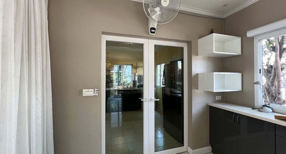For rent 3 bedrooms house in Bang Khae, Bangkok