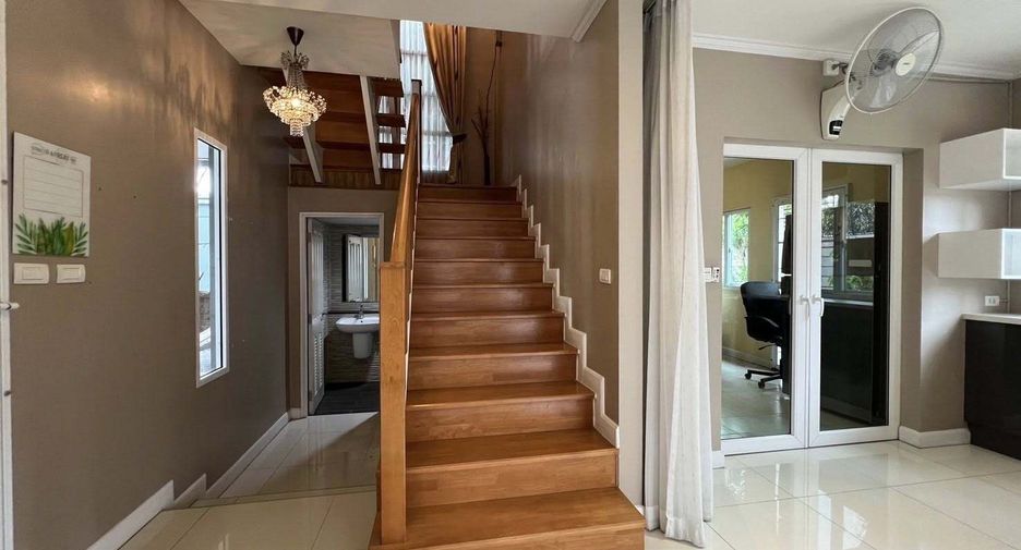 For rent 3 bedrooms house in Bang Khae, Bangkok