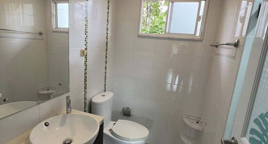 For rent 3 bedrooms house in Bang Khae, Bangkok