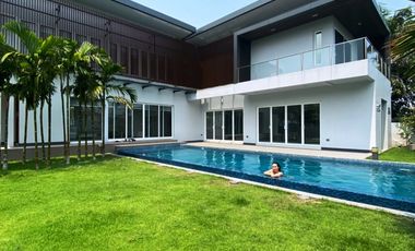 Casa en alquiler de 4 habitaciones en Suan Luang, Bangkok