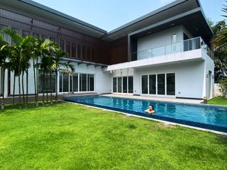 Casa en alquiler de 4 habitaciones en Suan Luang, Bangkok