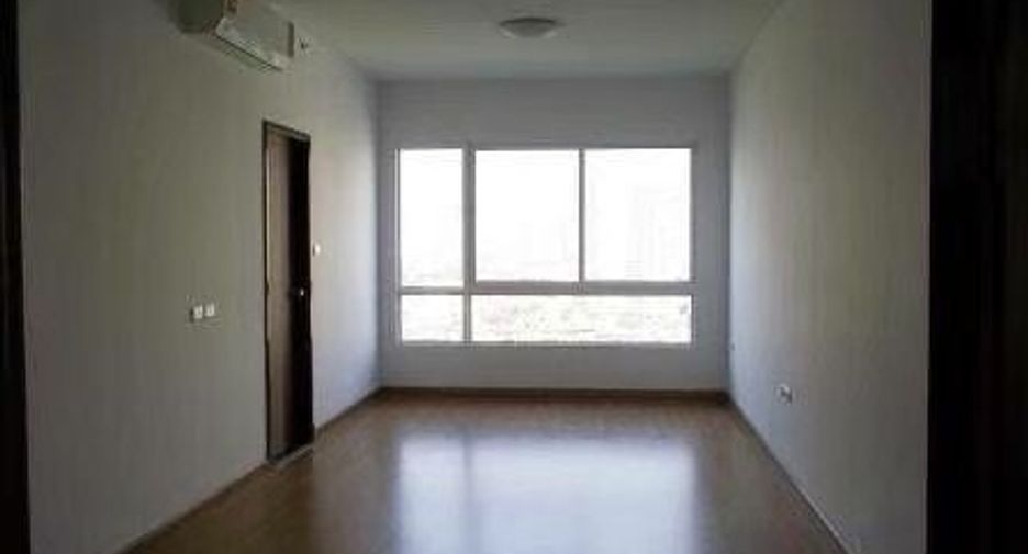 For rent 3 bedrooms condo in Bang Kho Laem, Bangkok
