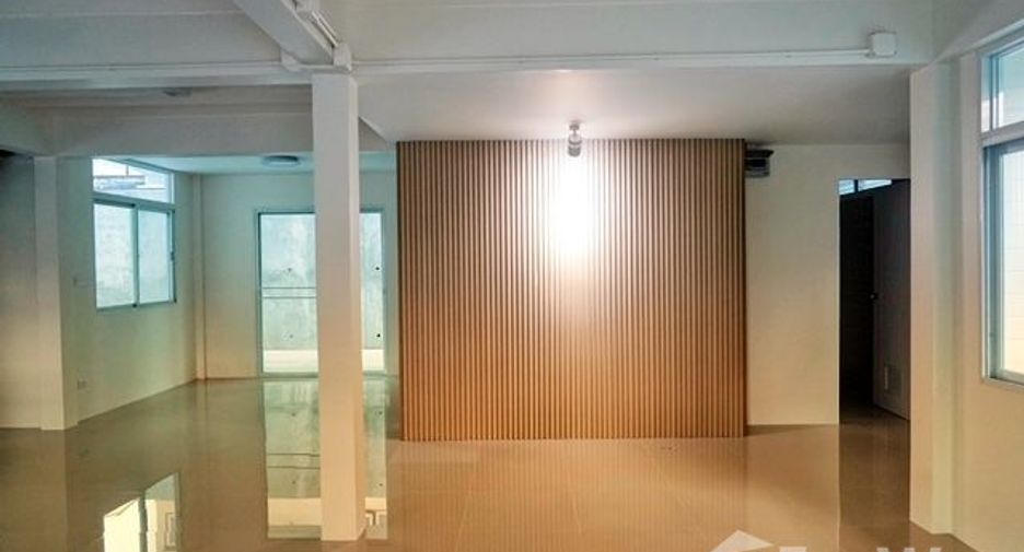 Haus zur Miete mit 3 Zimmer in Bang Kapi, Bangkok