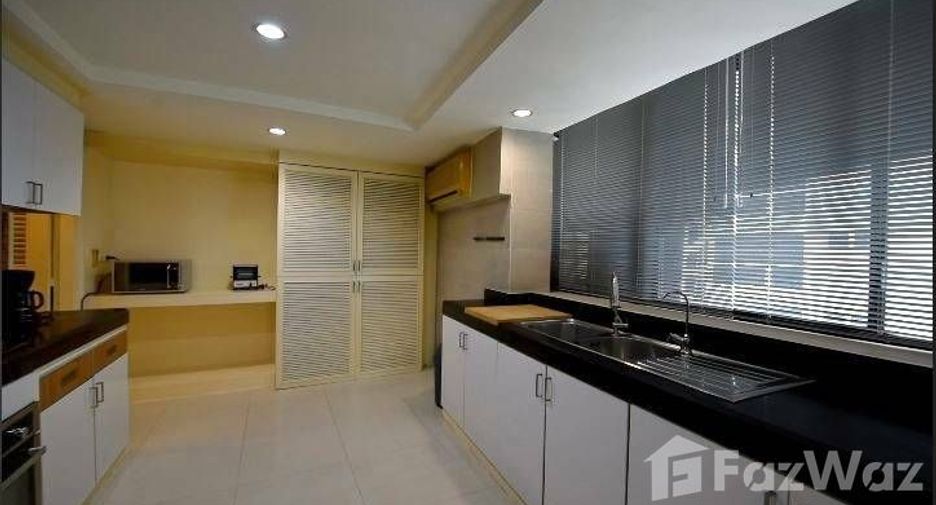 For rent 3 bedrooms condo in Khlong Toei, Bangkok
