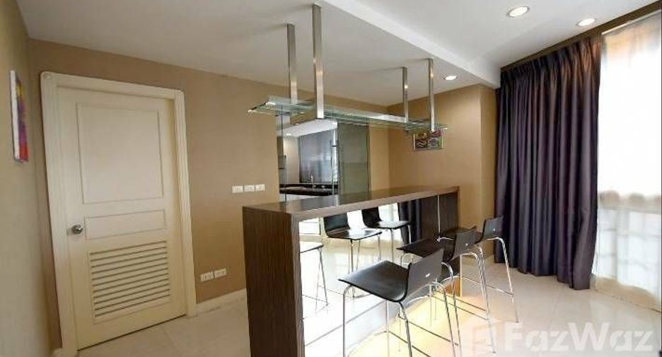 For rent 3 bedrooms condo in Khlong Toei, Bangkok