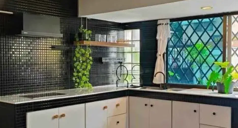 For rent 3 bedrooms house in Ratchathewi, Bangkok