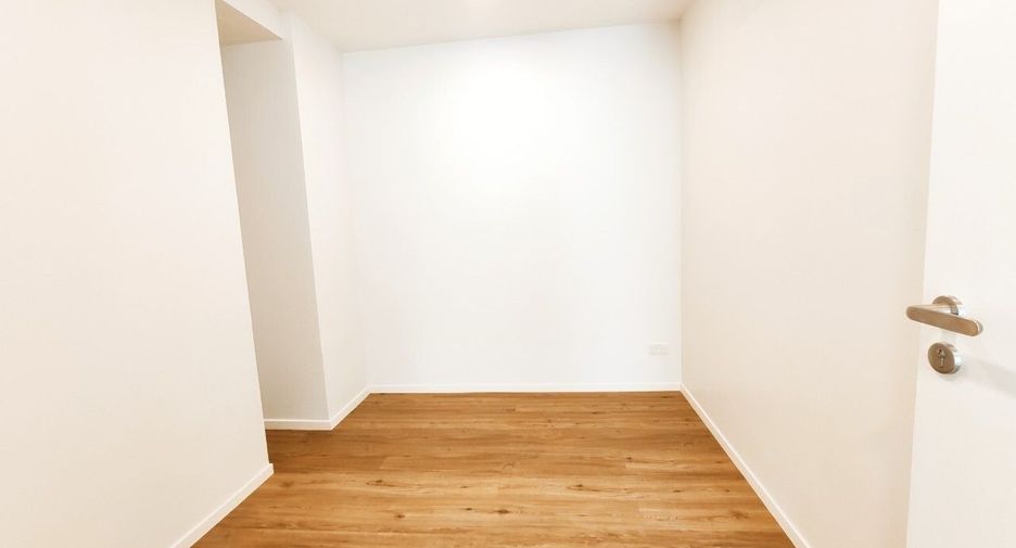 For rent 2 bedrooms apartment in Watthana, Bangkok