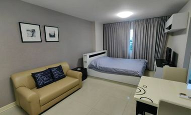 Wohnung zur Miete mit Studio in Khlong Toei, Bangkok