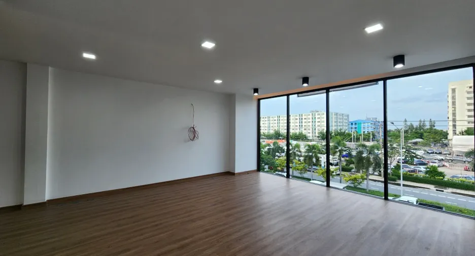 For rent 3 bedrooms office in Prawet, Bangkok