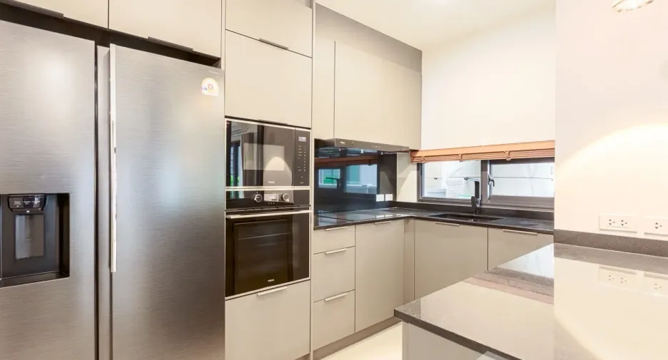For rent 4 bedrooms villa in Prawet, Bangkok
