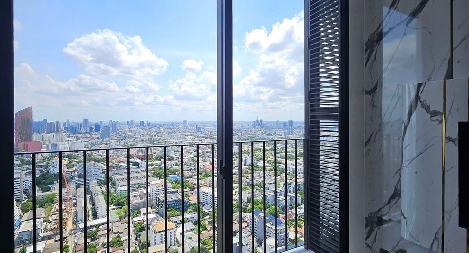 For rent 1 bed condo in Phaya Thai, Bangkok