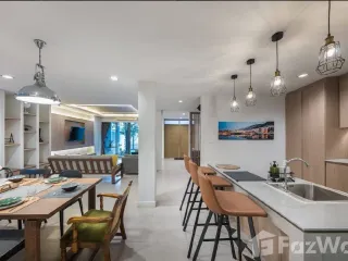 Casa adosada en alquiler de 3 habitaciones en Watthana, Bangkok