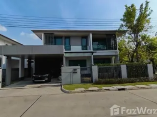 Casa adosada en alquiler de 4 habitaciones en Sai Mai, Bangkok