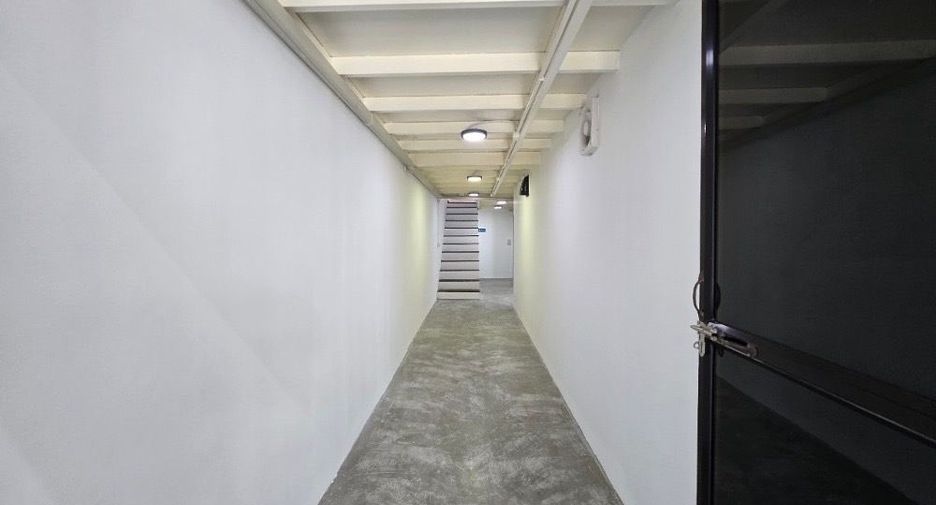 For rent 2 ベッドルーム office in Suan Luang, Bangkok
