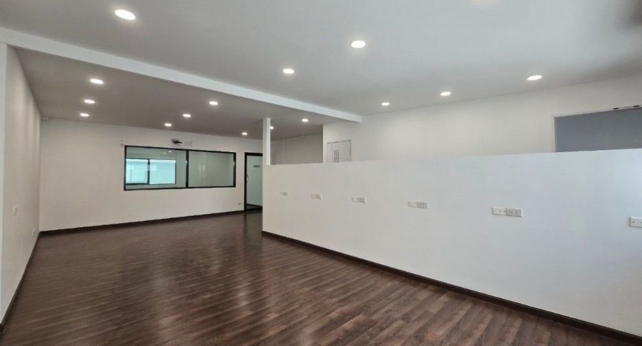 For rent 2 bedrooms office in Suan Luang, Bangkok