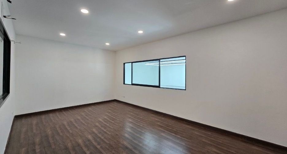For rent 2 ベッドルーム office in Suan Luang, Bangkok