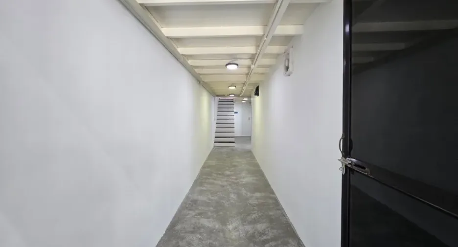 For rent 2 bedrooms office in Suan Luang, Bangkok