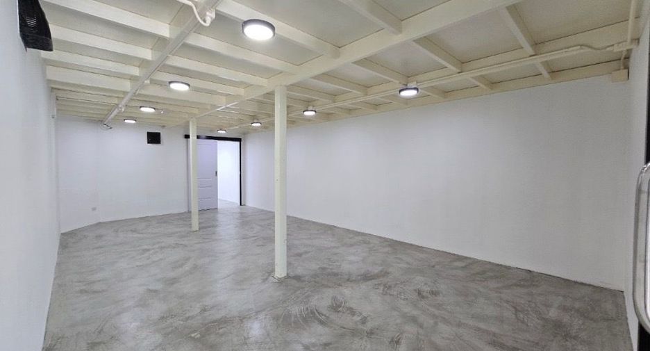 For rent 2 ベッドルーム office in Suan Luang, Bangkok