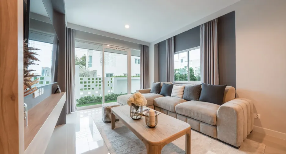 For rent 4 bedrooms house in Saphan Sung, Bangkok