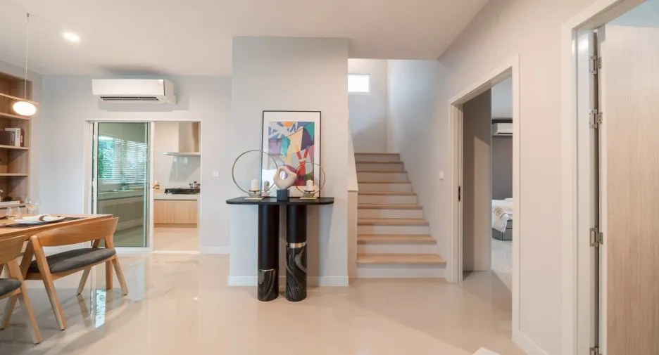 For rent 4 bedrooms house in Saphan Sung, Bangkok
