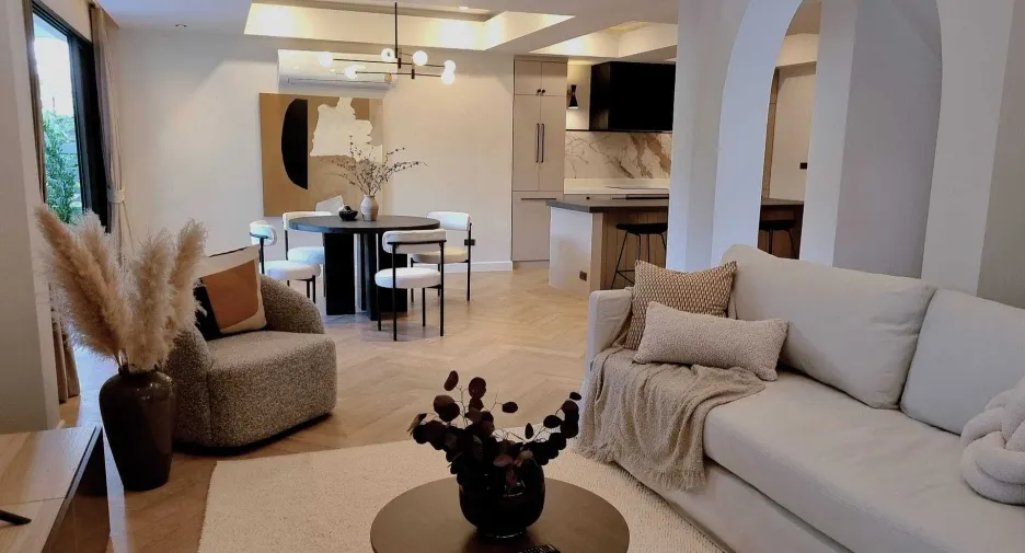 For rent 4 bedrooms house in Watthana, Bangkok