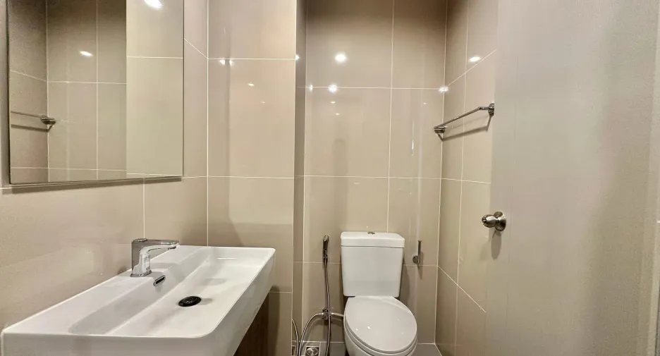 For rent 1 bed condo in Bang Kapi, Bangkok