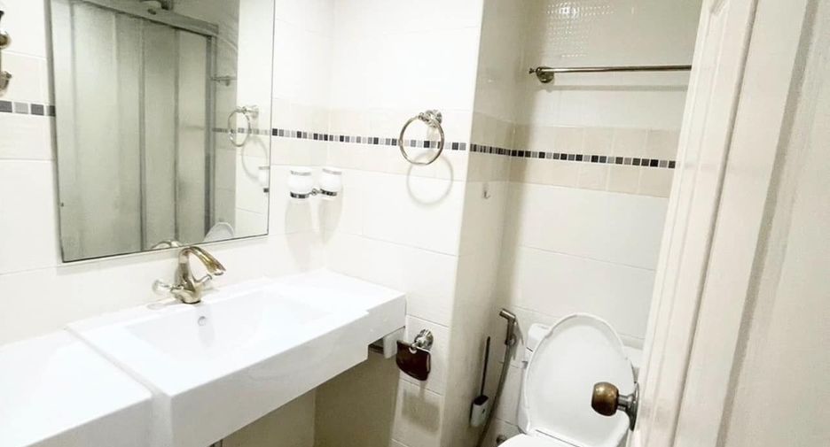 For rent 1 bed condo in Bang Kapi, Bangkok