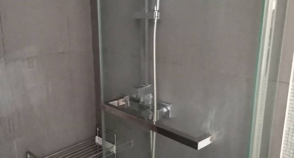 For rent studio condo in Khlong Toei, Bangkok