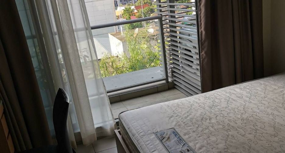 For rent studio condo in Khlong Toei, Bangkok