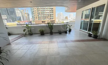 For rent 4 bedrooms apartment in Khlong Toei, Bangkok