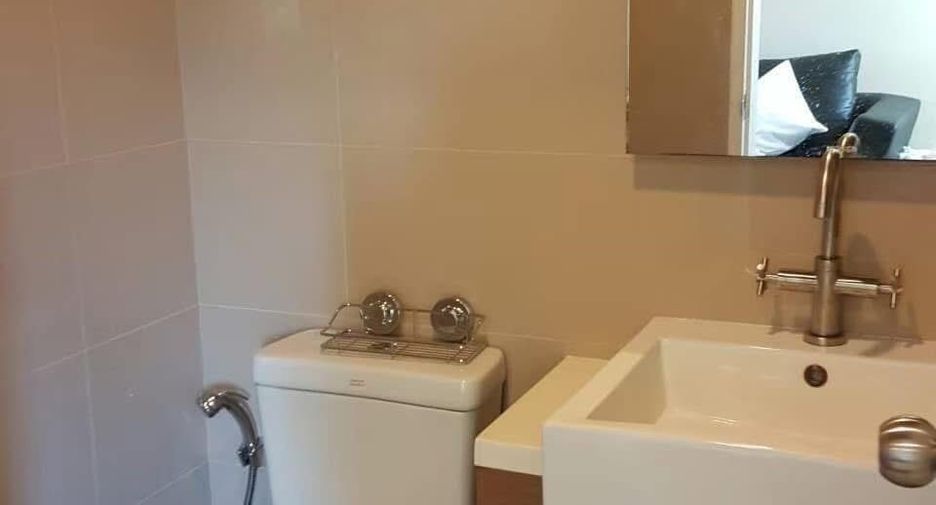 For rent 1 bed condo in Watthana, Bangkok